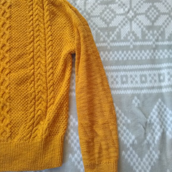 Mossimo Sweater - Picture 3 of 4